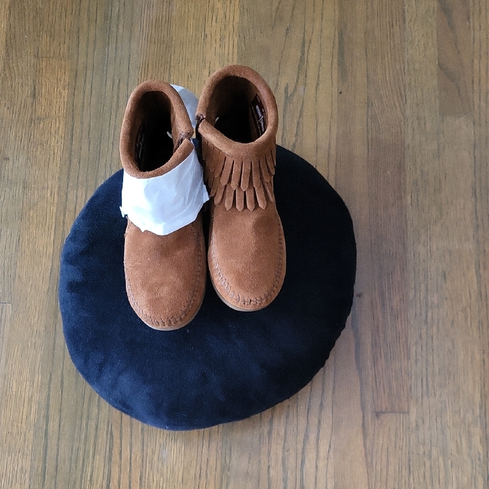 Minnetonka Tan Suede Moccasins